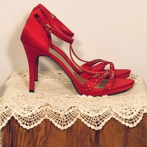 Fiori Night red and gold strapped stilettos. So 8